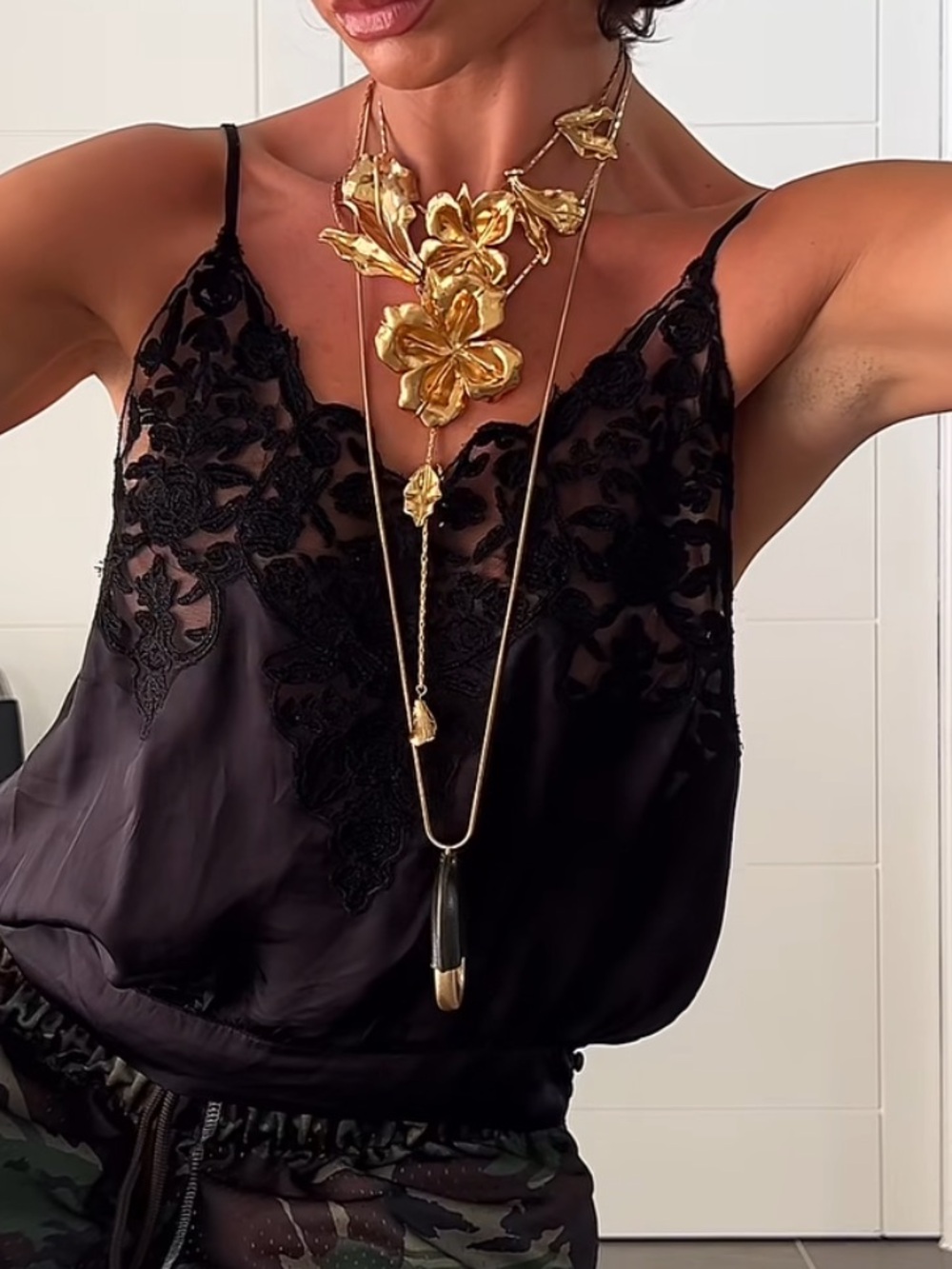Vintage Gold Sculpted Floral Lariat Necklace